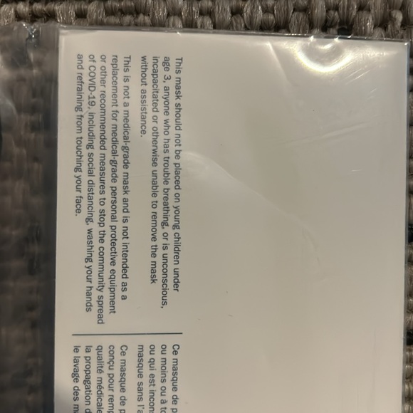 NWT 5, Christmas holiday Old Navy cloth face masks - Picture 4 of 5